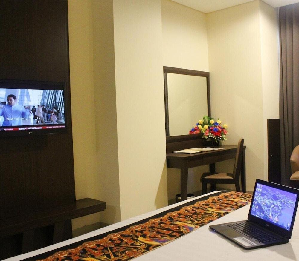 Grand Abe Hotel Jayapura Exterior foto