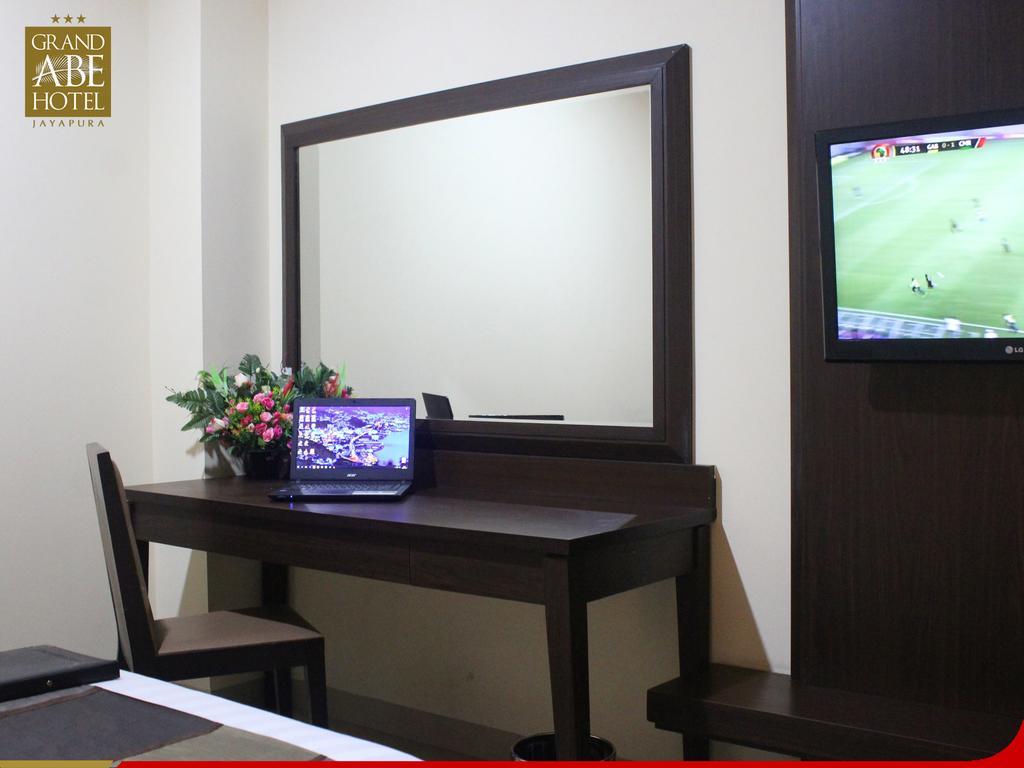 Grand Abe Hotel Jayapura Exterior foto